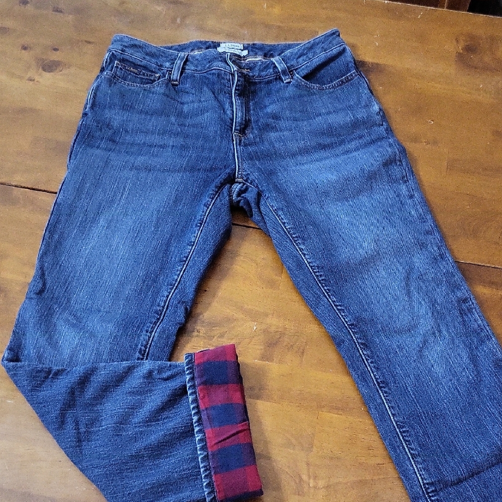 L.L. Bean Favorite Fit Straight Leg Flannel Lined Jeans / Size 6/ 30" Inseam